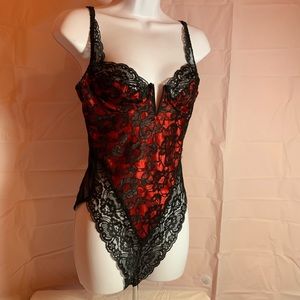 VINTAGE✨ Victoria’s Secret Red Black Lace Lingerie